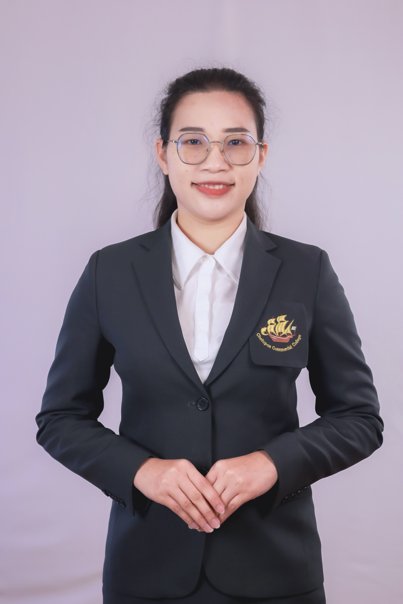 นางสาวพันธมน พีระชัยรัตน์