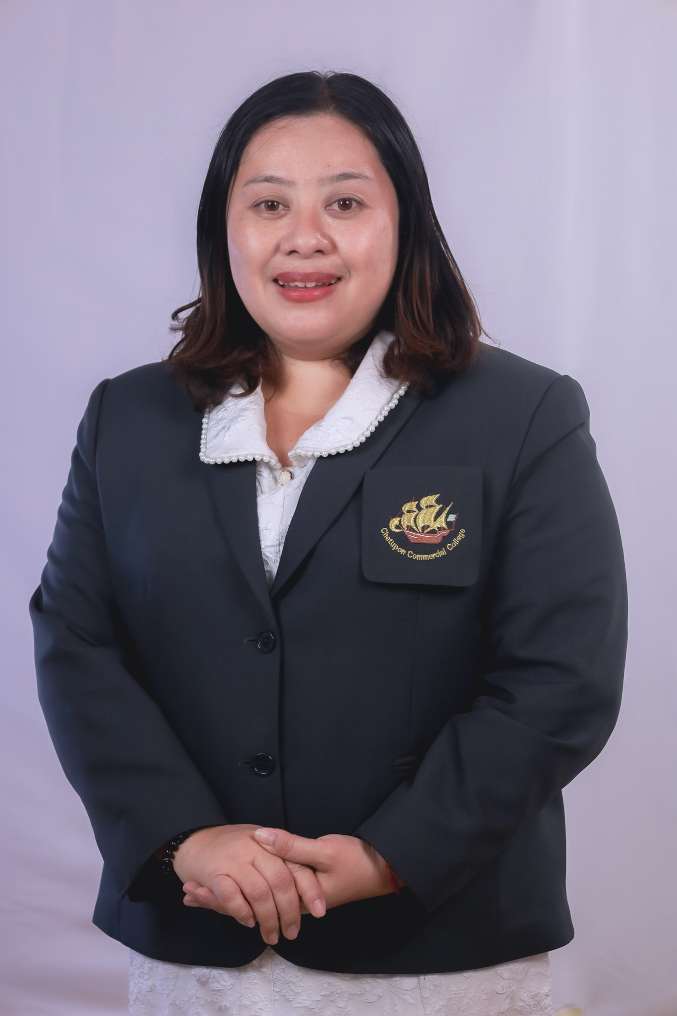 นางสาวหนึ่งฤทัย ขอแช่มกลาง
