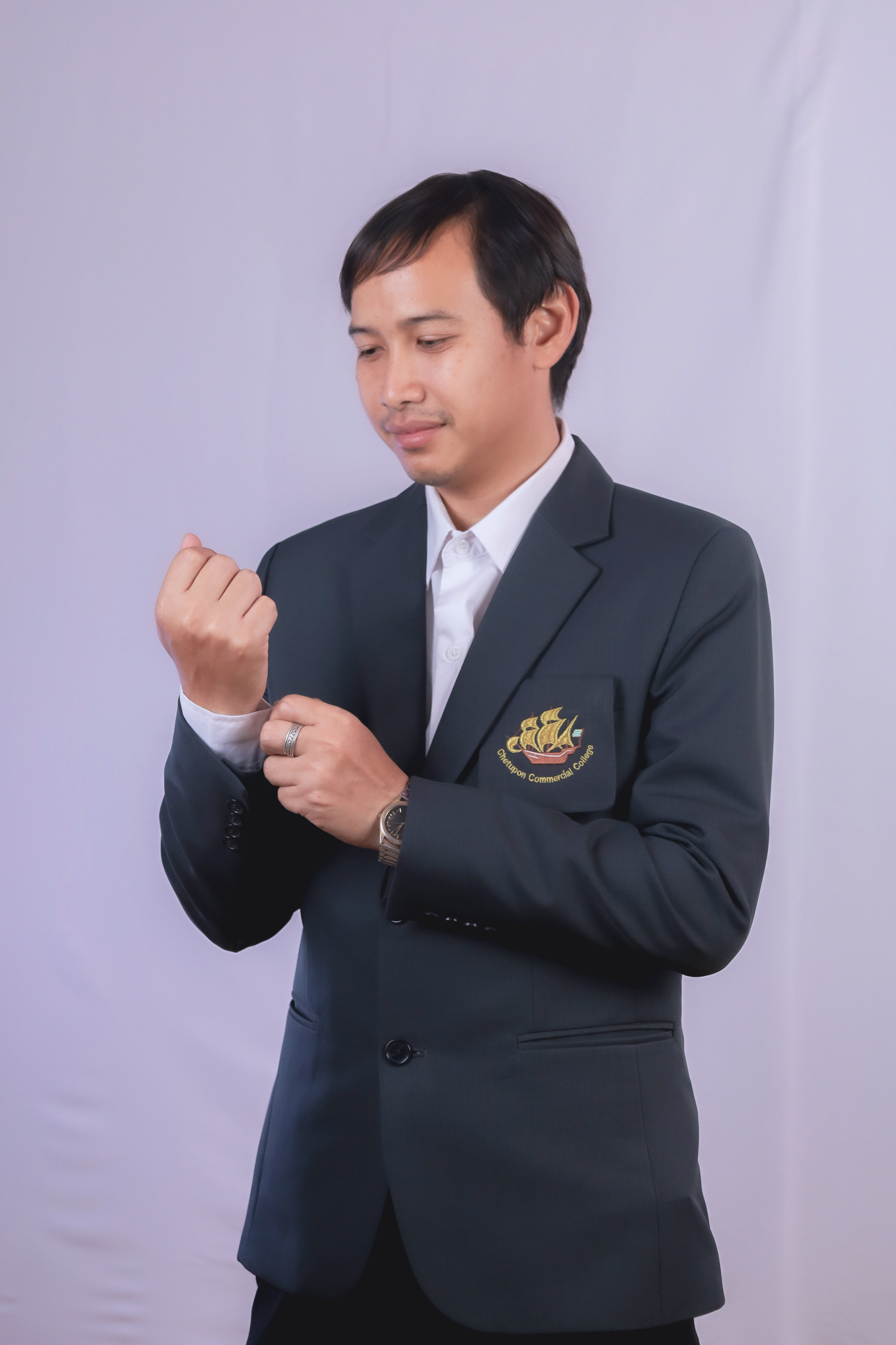 นางสาวดรุณี รอดจินดา